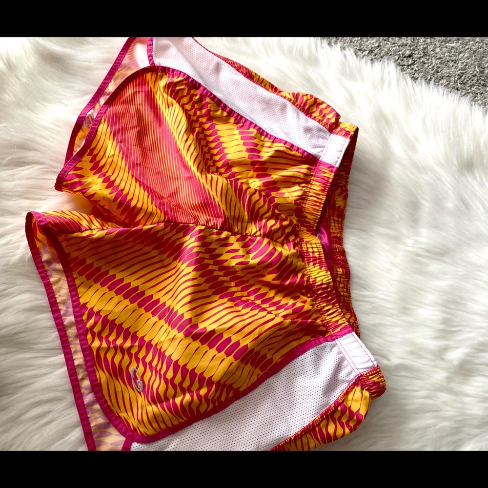 🌟 Amazing Athletic Shorts - Picture 3 of 6